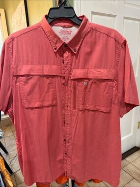Coleman Men's Short-Sleeve Button-Up Shirt in Coral 2XL